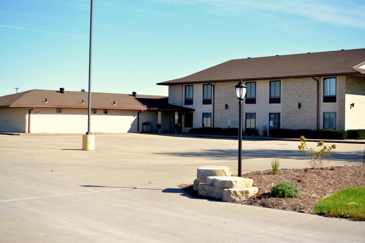 Dutch Country Inn Kalona Extérieur photo