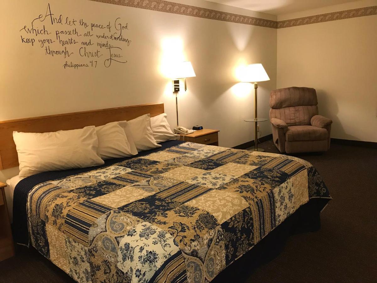Dutch Country Inn Kalona Extérieur photo