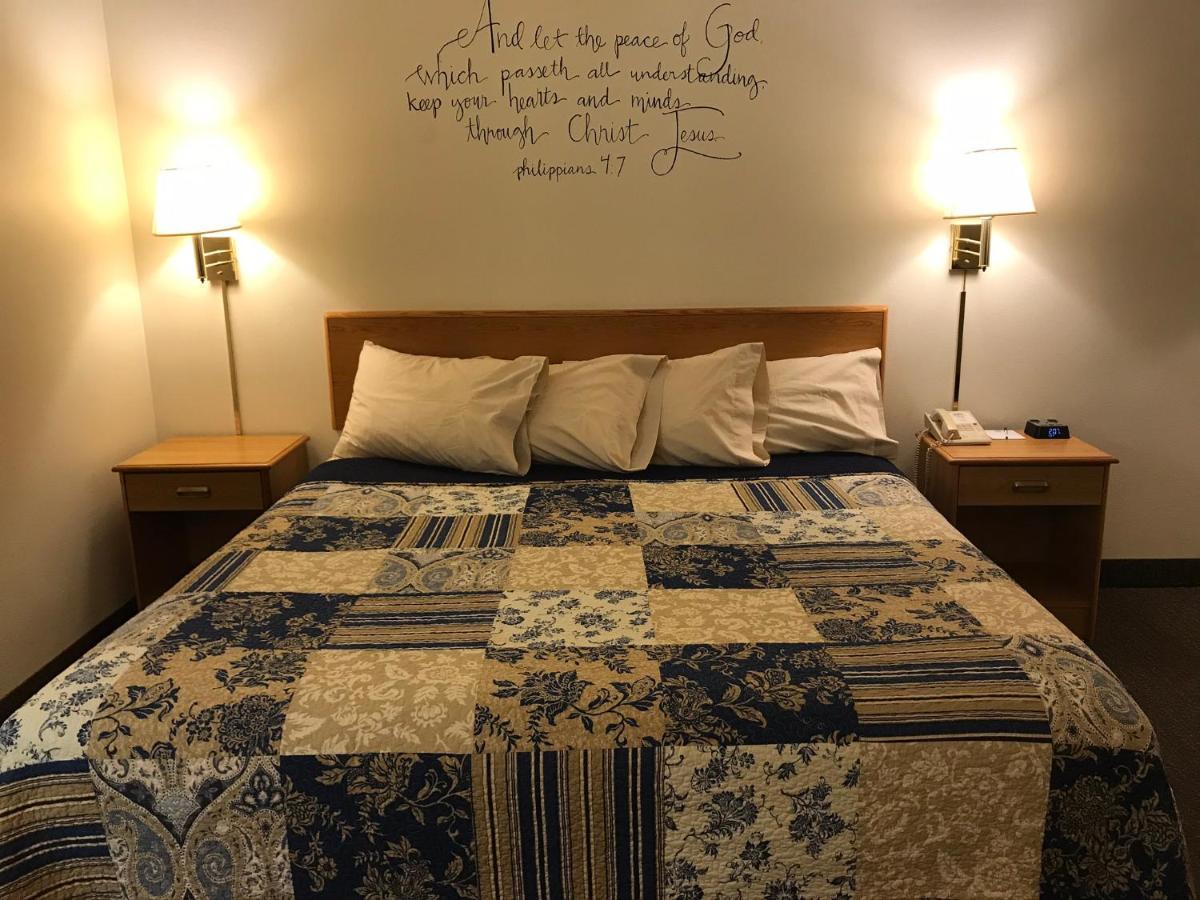 Dutch Country Inn Kalona Extérieur photo